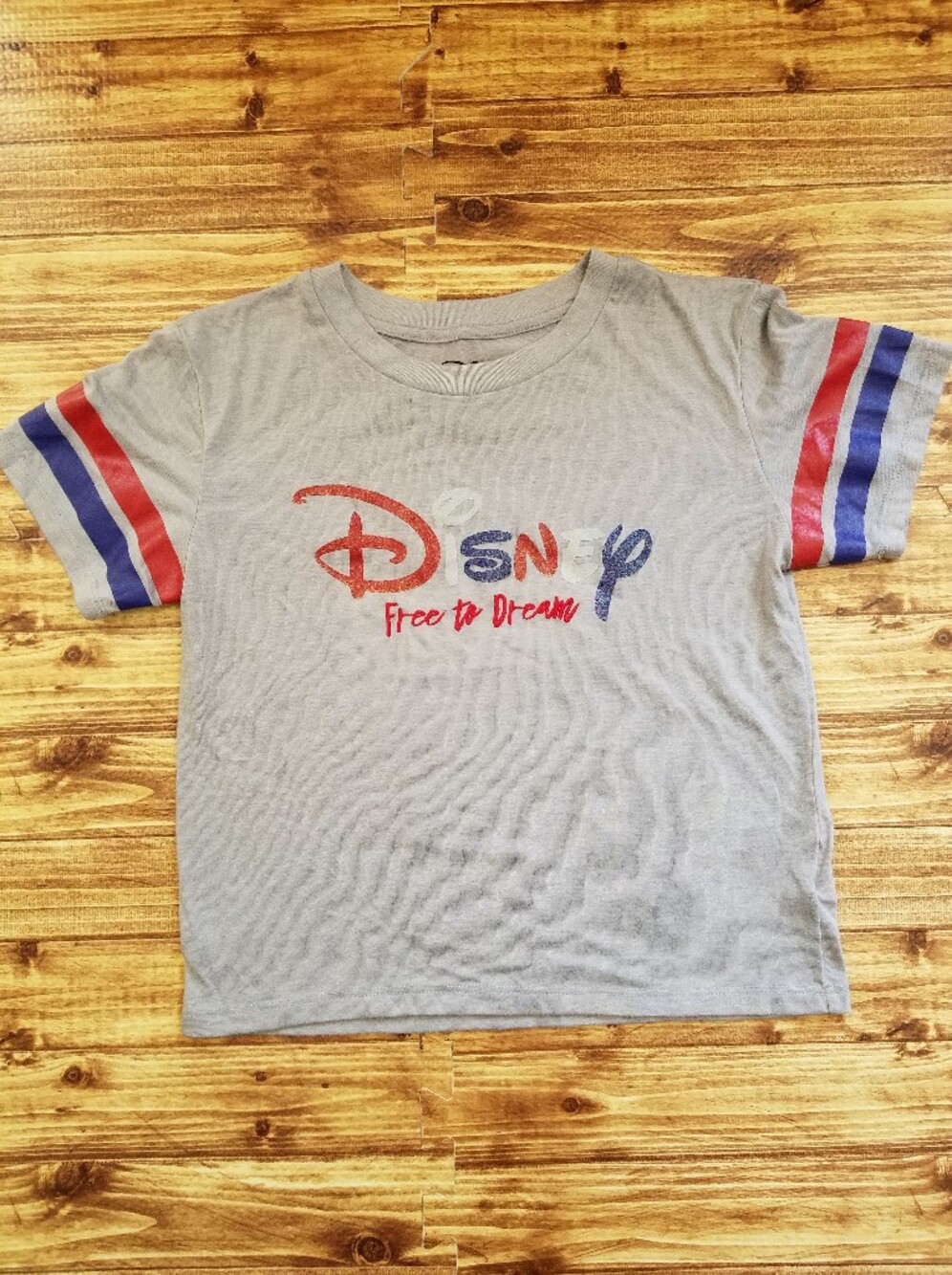 Disney Gray Crop Top T-Shirt Free To Dream XS Girls Juniors Women's Patriotic